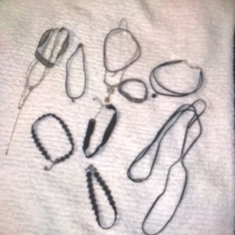 10 chokers